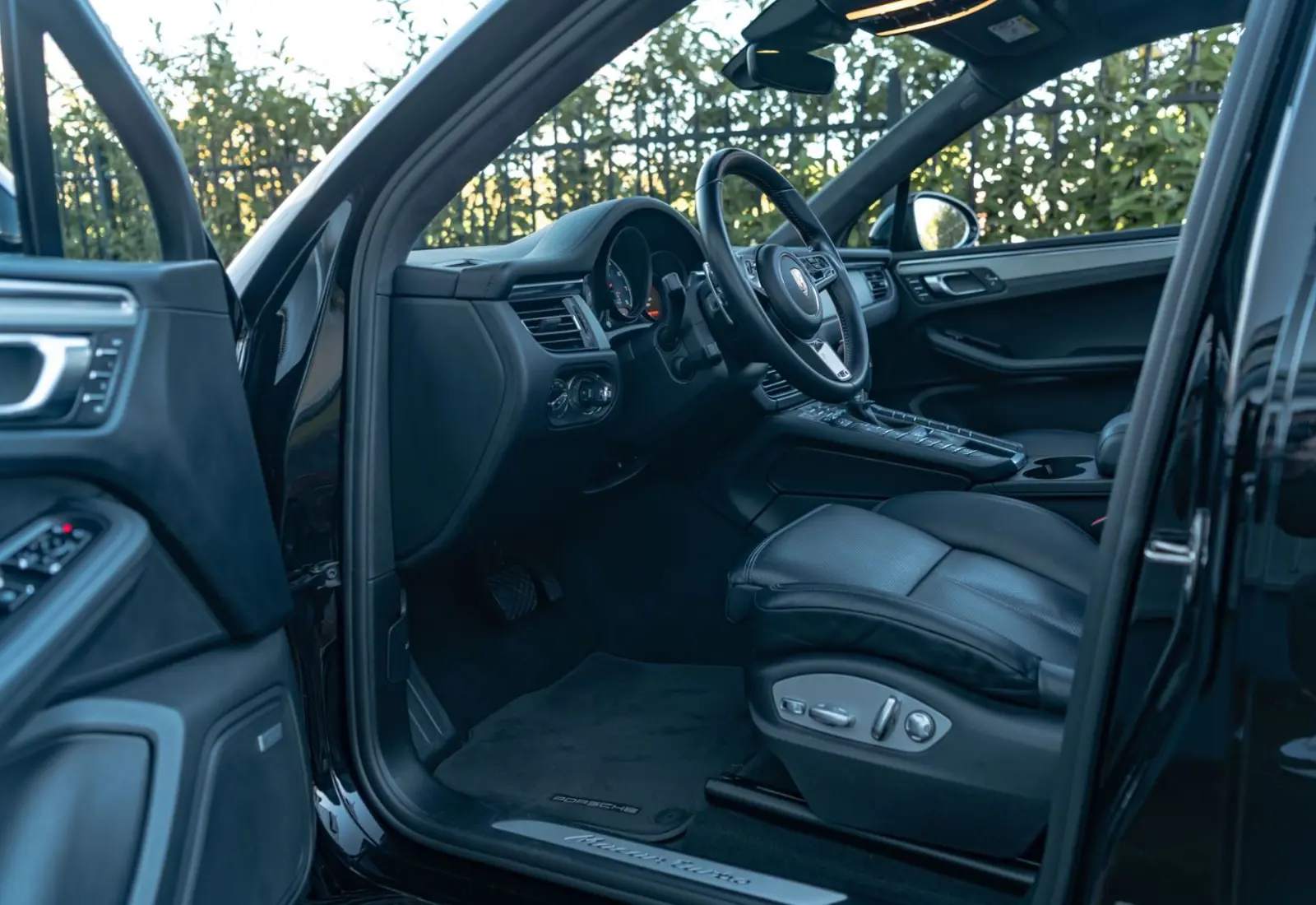 Porsche Macan Turbo * Approved * 2. Hand * Winter + Sommer - 133966