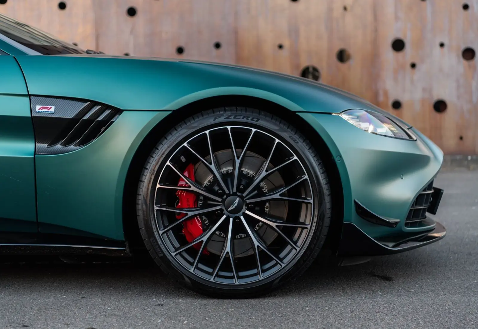 Aston Martin Vantage F1 * CARBON * AERO * INKL.ORIG.WINTERRADSATZ *  - 125152