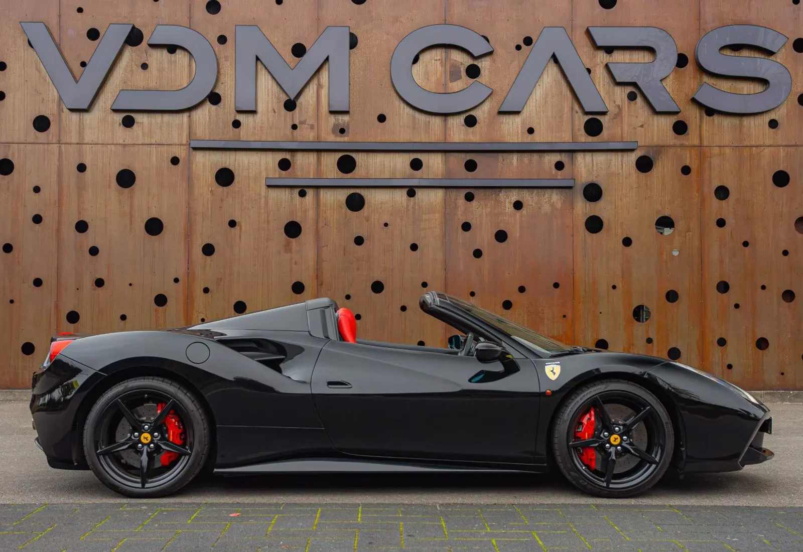 Ferrari 488 Spider * NEW SERVICE * NEW POWER * CAMERA * LEATHER - 105384