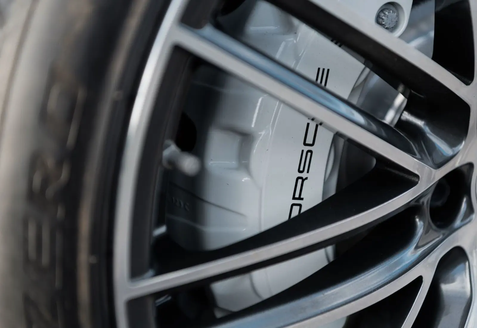 Porsche Macan Turbo * Approved * 2. Hand * Winter + Sommer - 133961