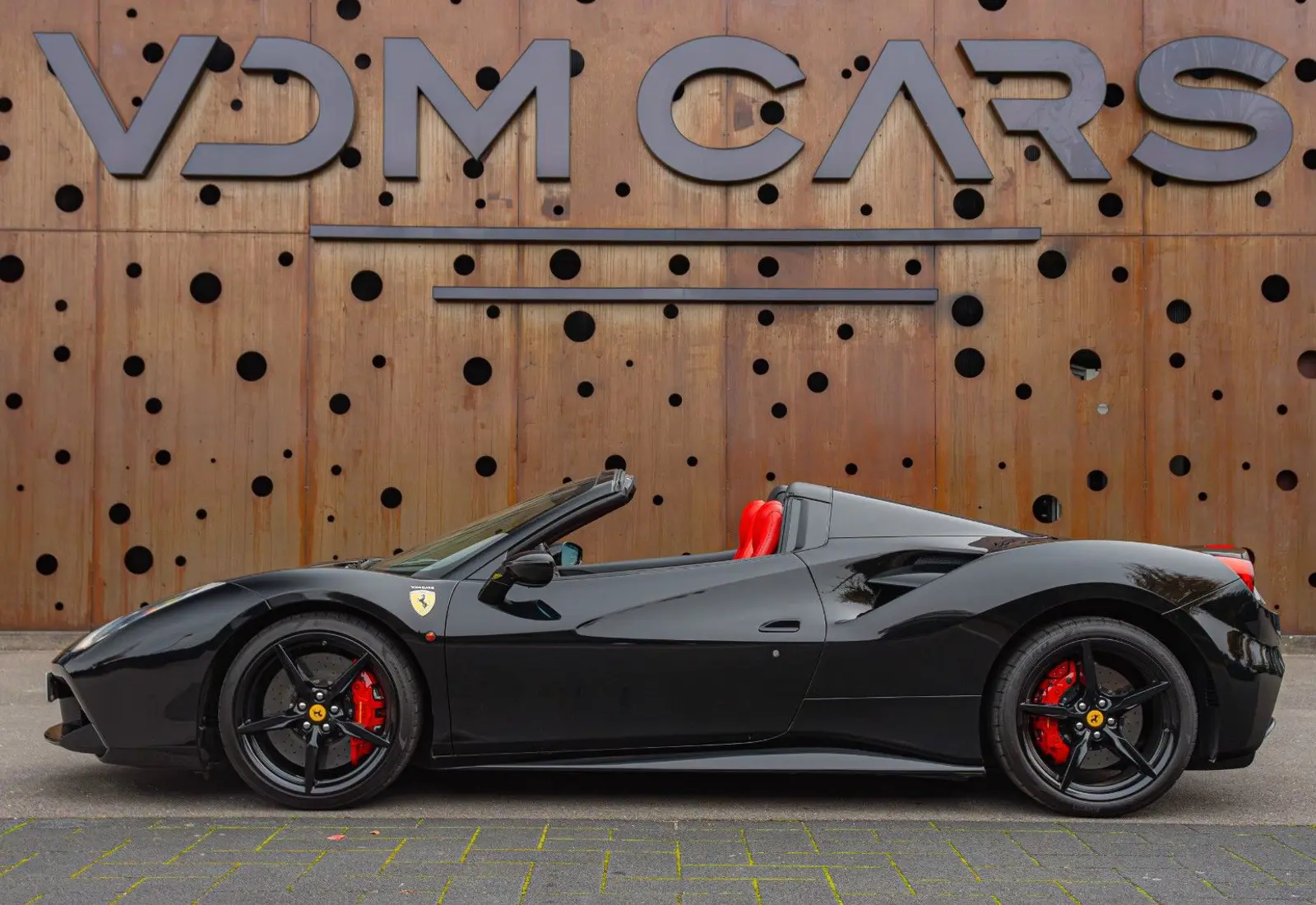 Ferrari 488 Spider * NEW SERVICE * NEW POWER * CAMERA * LEATHER - 105385