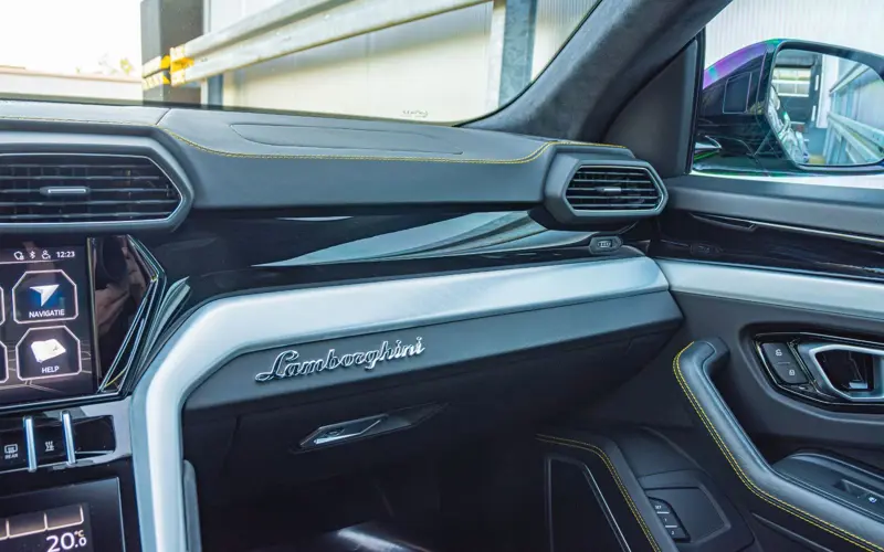 Lamborghini Urus 4.0 V8 * MASSAGE * ADAS * STYLE PACK * URBAN - 106980