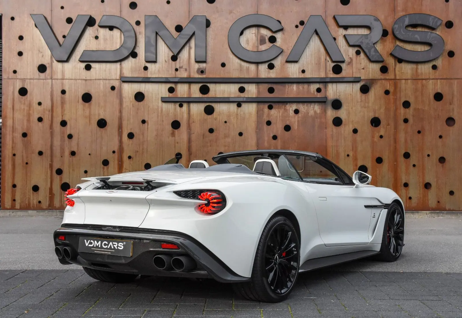 Aston Martin Vanquish Zagato Volante * 1 OF 99 * ONLY 7.000KM *  - 58153