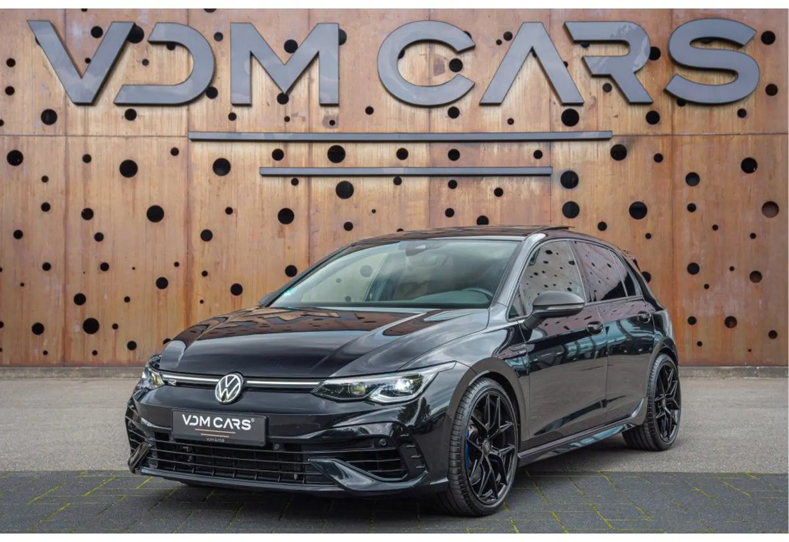 Volkswagen Golf VIII R 4Motion * AKRAPOVIC * STAGE 2 * PANO * PERF - 127672