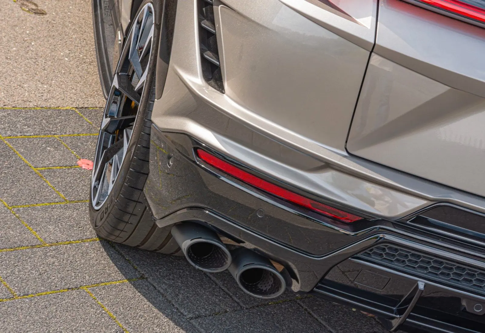 Lamborghini Urus 4.0 V8 S | Style Pack | Massage| B&amp;O|SOFORT - 126591