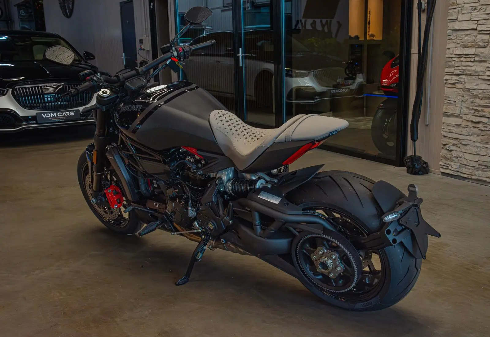 Ducati X-Diavel Nera * POLTRONA FRAU * 1 OF 500 * LIMITED ED - 54768