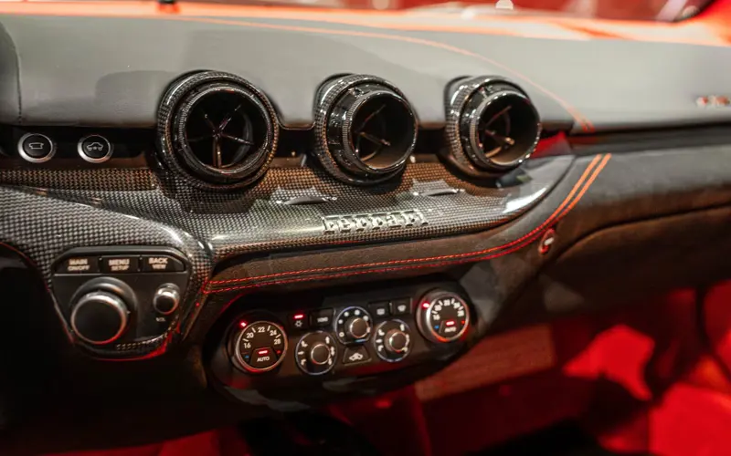 Ferrari F12 Berlinetta * ALCANTARA * CUSTOM * CARBON *  - 135020
