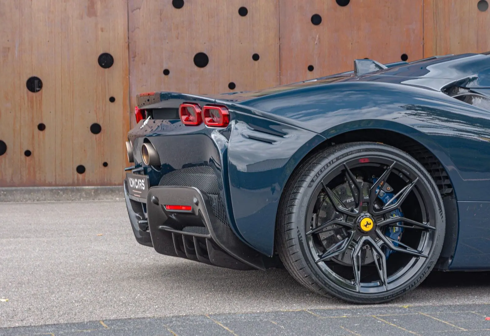 Ferrari SF90 Spider * CARBON(12x) * CARPLAY * LIFT * TWO-TONE *  - 110925
