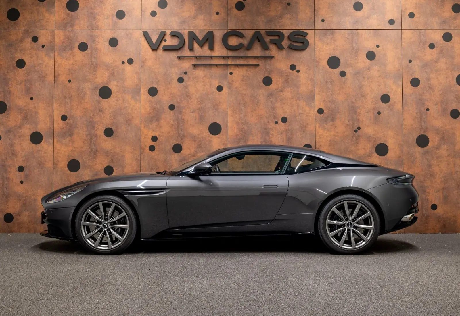 Aston Martin DB11 4.0 V8 * 9.564 km * INSPEKTION NEU * B&amp;O * 360 *  - 168051