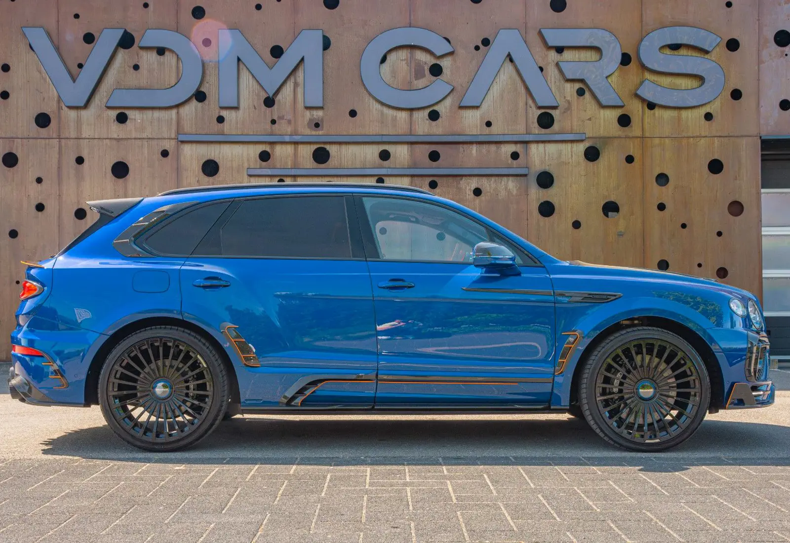 Bentley Bentayga V8 MANSORY * FULL CARBON * CERAMIC BRAKES *  - 85911