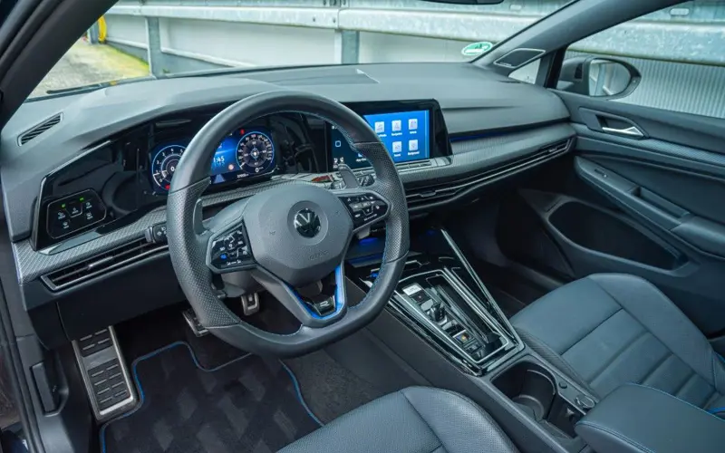 Volkswagen Golf VIII R 4Motion * AKRAPOVIC * STAGE 2 * PANO * PERF - 127687