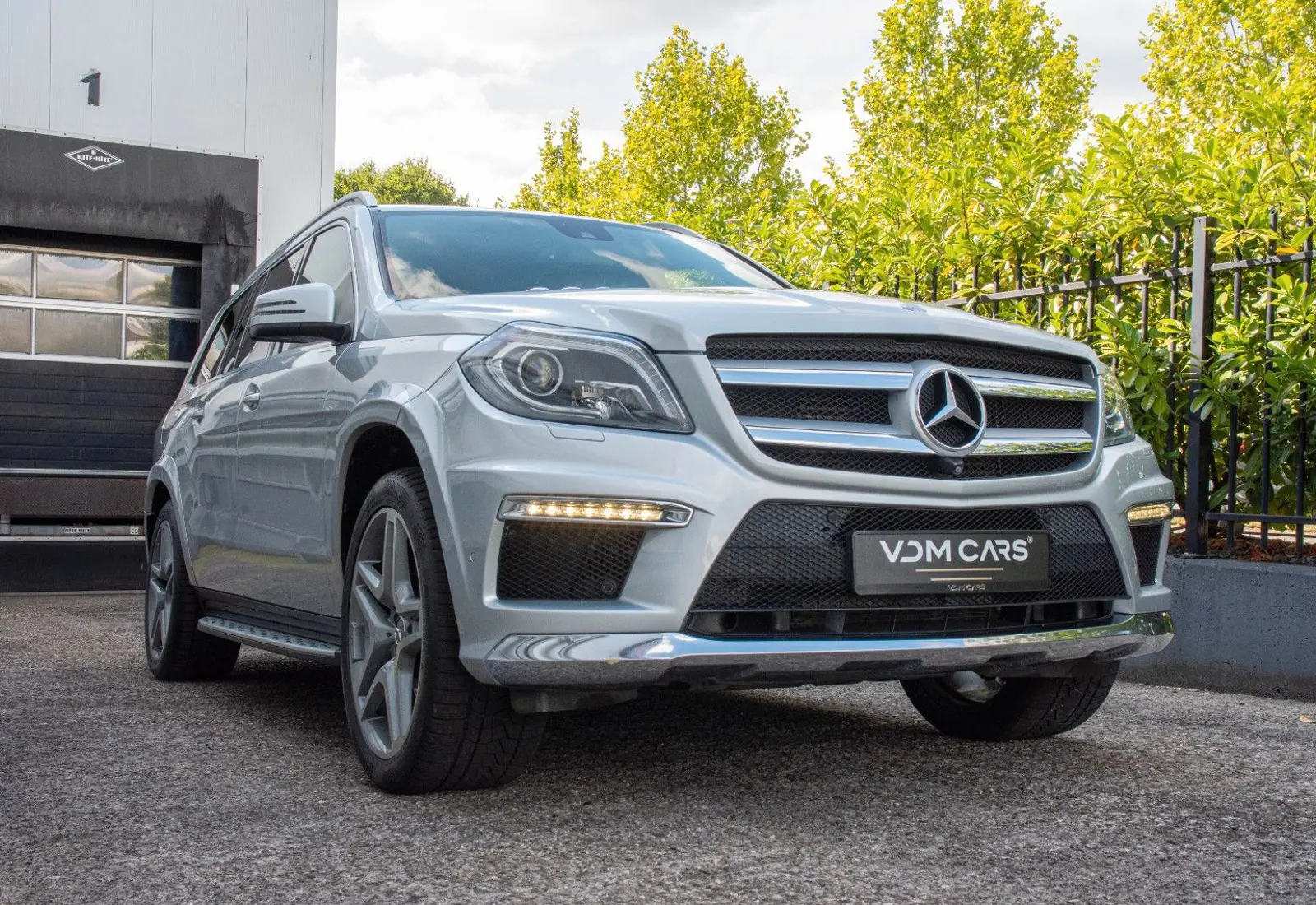 Mercedes-Benz GL 350 BlueTec 4M * AMG LINE * 7-SITZ * 360 * HARMAN *  - 114295