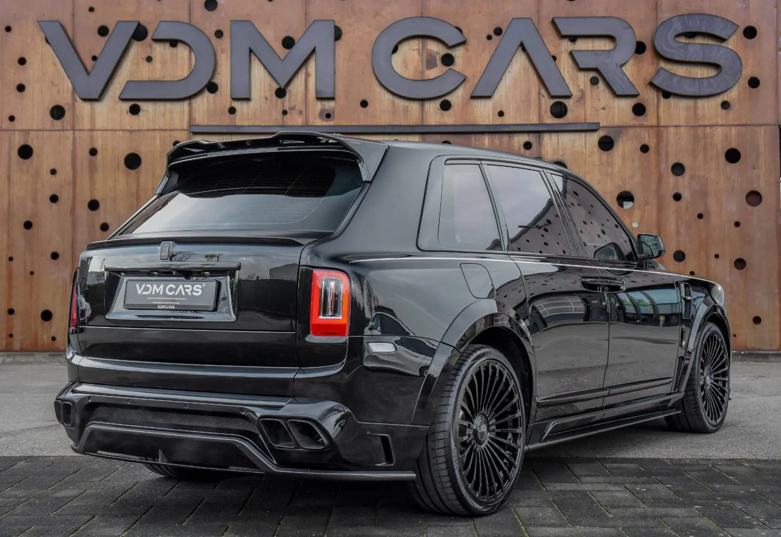 Rolls-Royce Cullinan MANSORY * REAR-ENT * STARLIGHT * NEW SERVICE - 76649