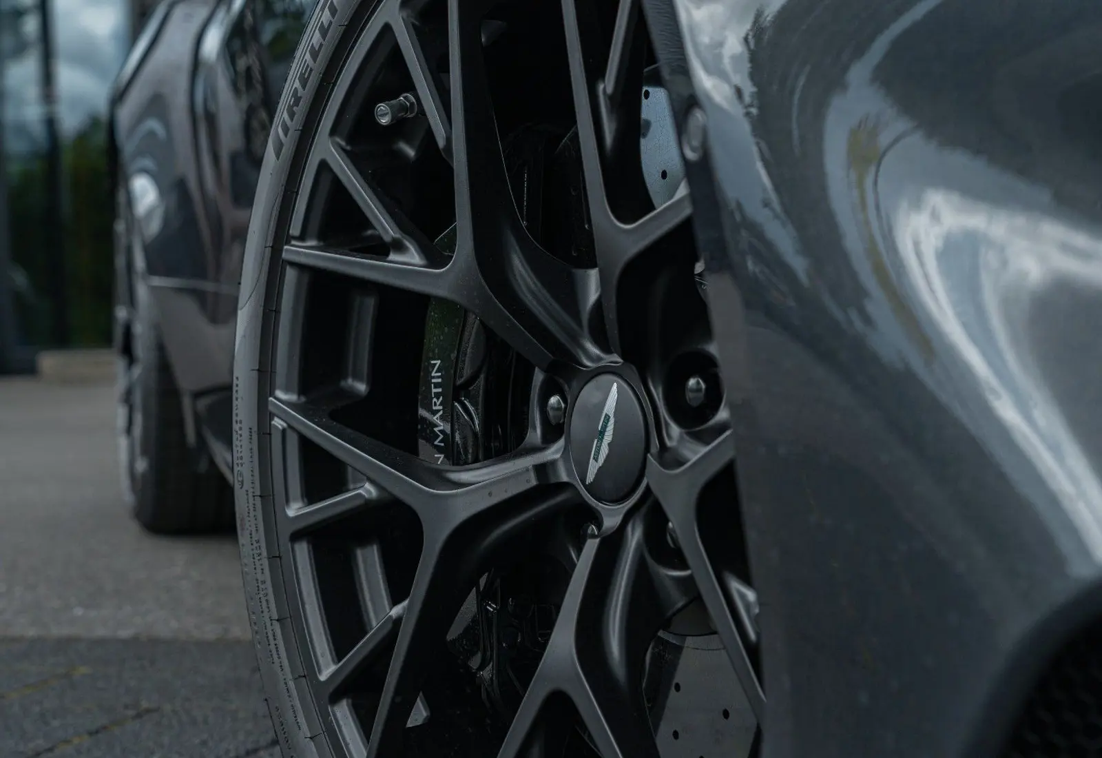 Aston Martin Vanquish Volante * Bowers &amp; Wilkins * Black-Pack *  - 145490