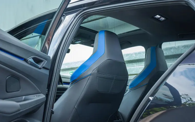 Volkswagen Golf VIII R 4Motion * AKRAPOVIC * STAGE 2 * PANO * PERF - 127694