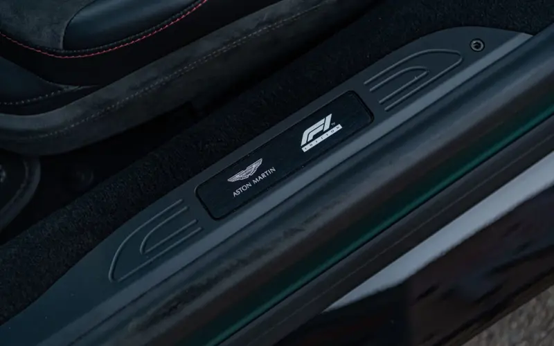 Aston Martin Vantage F1 * CARBON * AERO * INKL.ORIG.WINTERRADSATZ *  - 126804