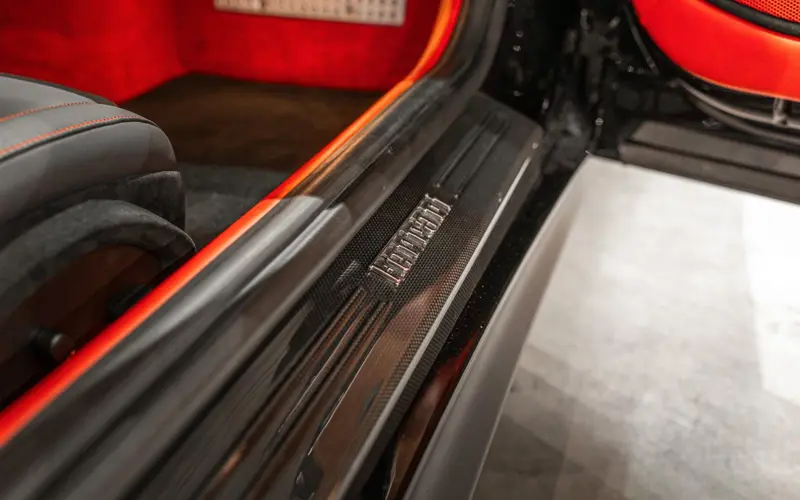 Ferrari F12 Berlinetta * ALCANTARA * CUSTOM * CARBON *  - 135030