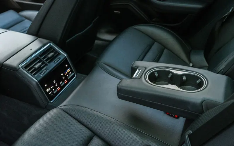 Porsche Panamera Sport Turismo 4 E-Hybrid * SPORTPAKET * CH - 168576