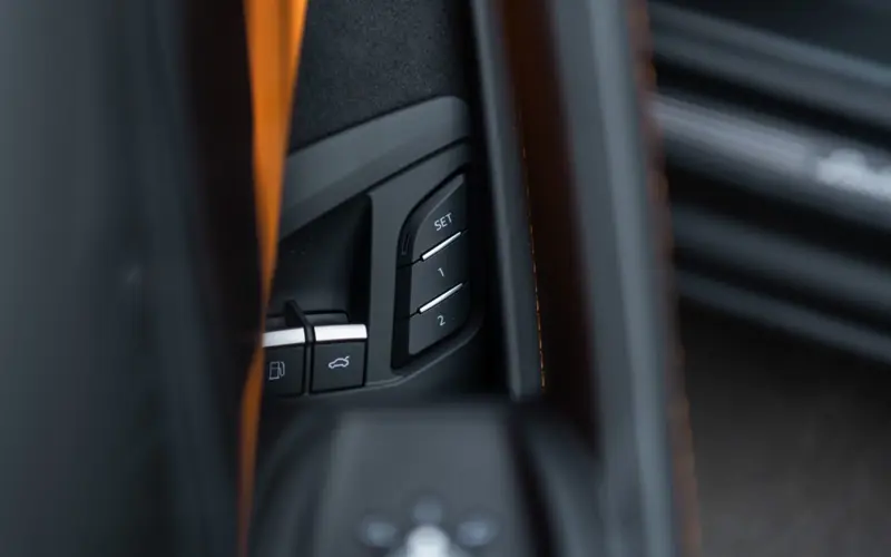 Lamborghini Urus SE * KERES MATTE * SONUS * MAINTENANCE PACK * 23" *  - 128151