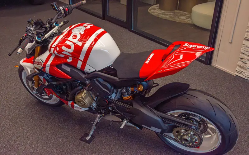 Ducati Streetfighter V4 Supreme. * 1 OF 250 LIMITED ED - 105571