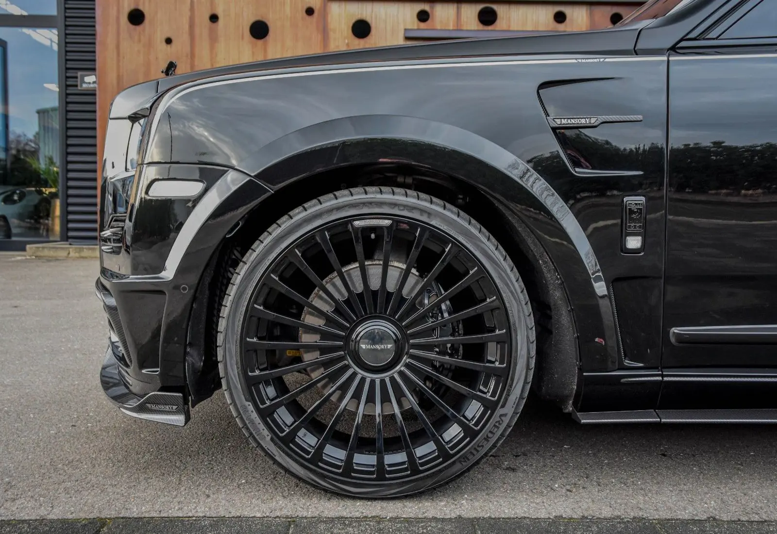 Rolls-Royce Cullinan MANSORY * REAR-ENT * STARLIGHT * NEW SERVICE - 69132