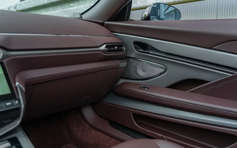 Aston Martin Vanquish Volante * Bowers &amp; Wilkins * Black-Pack *  - 145503