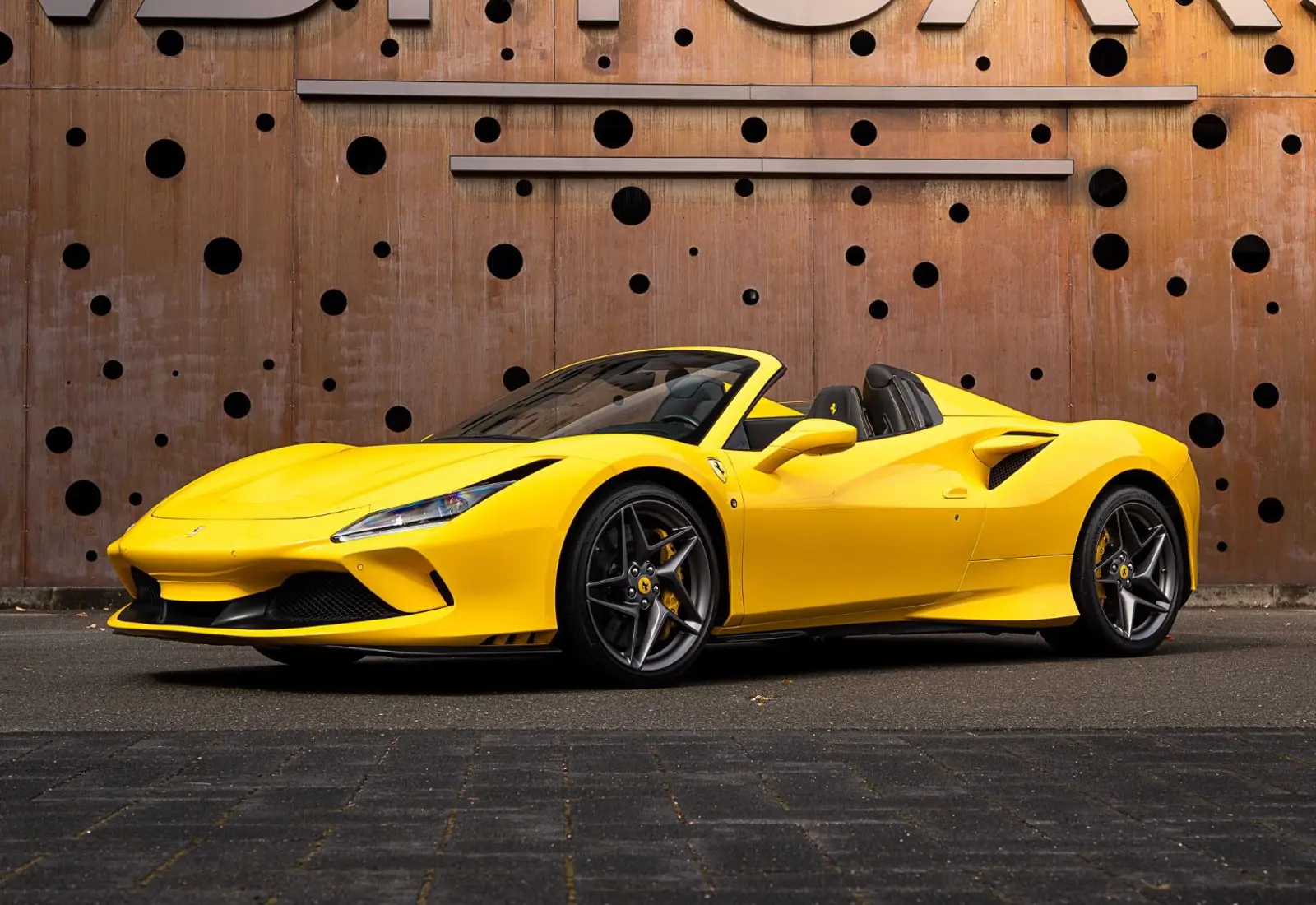 Ferrari F8 Spider * LIFT * AFS1 * CARBON * Racing Seats *  - 167721