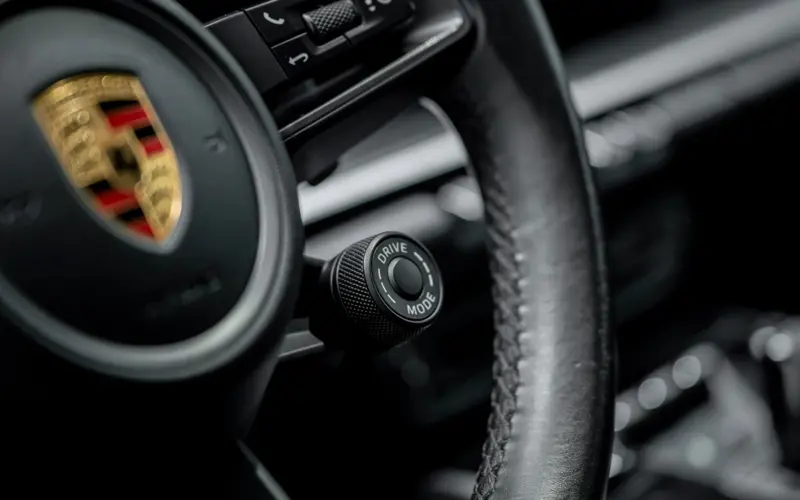 Porsche 992 Carrera 4S * 18-WEG * H.ACHSLENKUNG * SITZBELÜFT *  - 138487