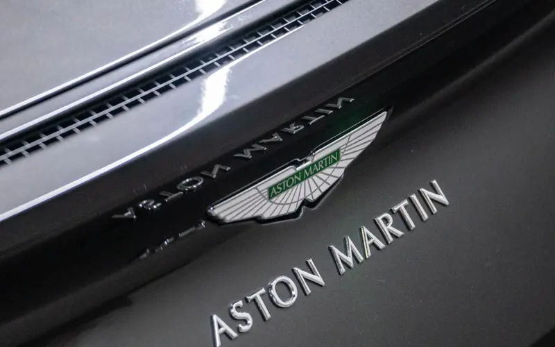 Aston Martin DB11 4.0 V8 * 9.564 km * INSPEKTION NEU * B&amp;O * 360 *  - 168091