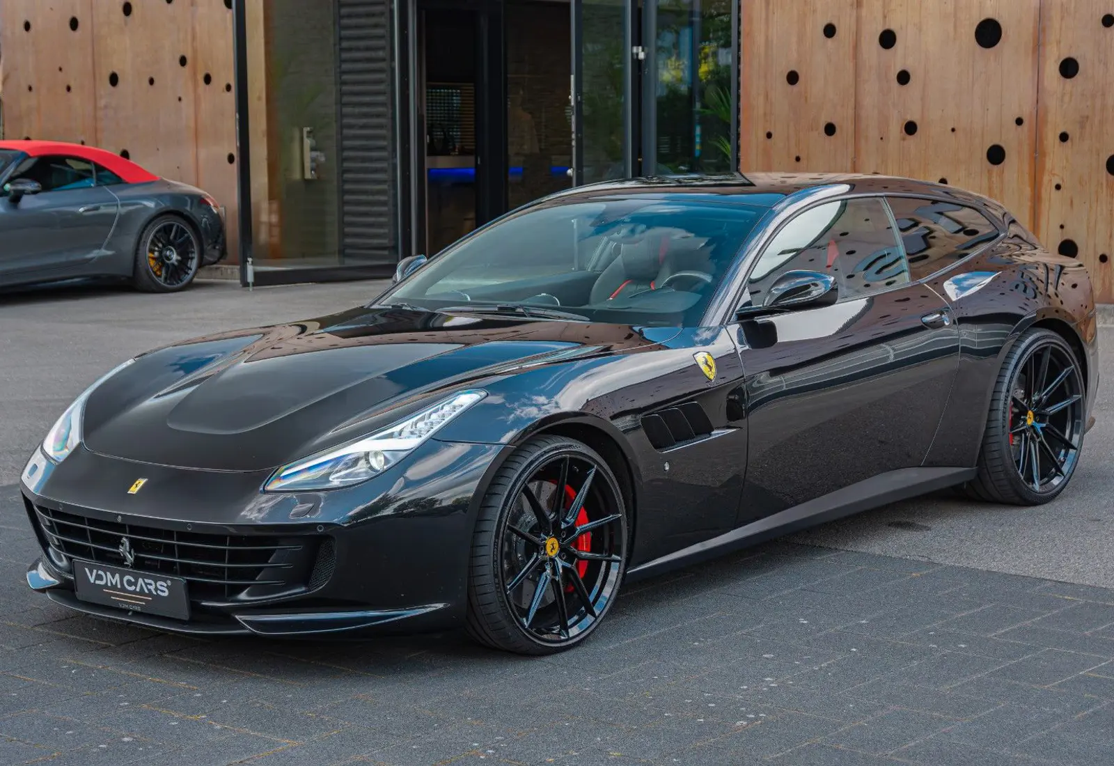 Ferrari GTC4Lusso V12 * NOVITEC * CARPLAY * P.DISPLAY * PANO * VO - 71327