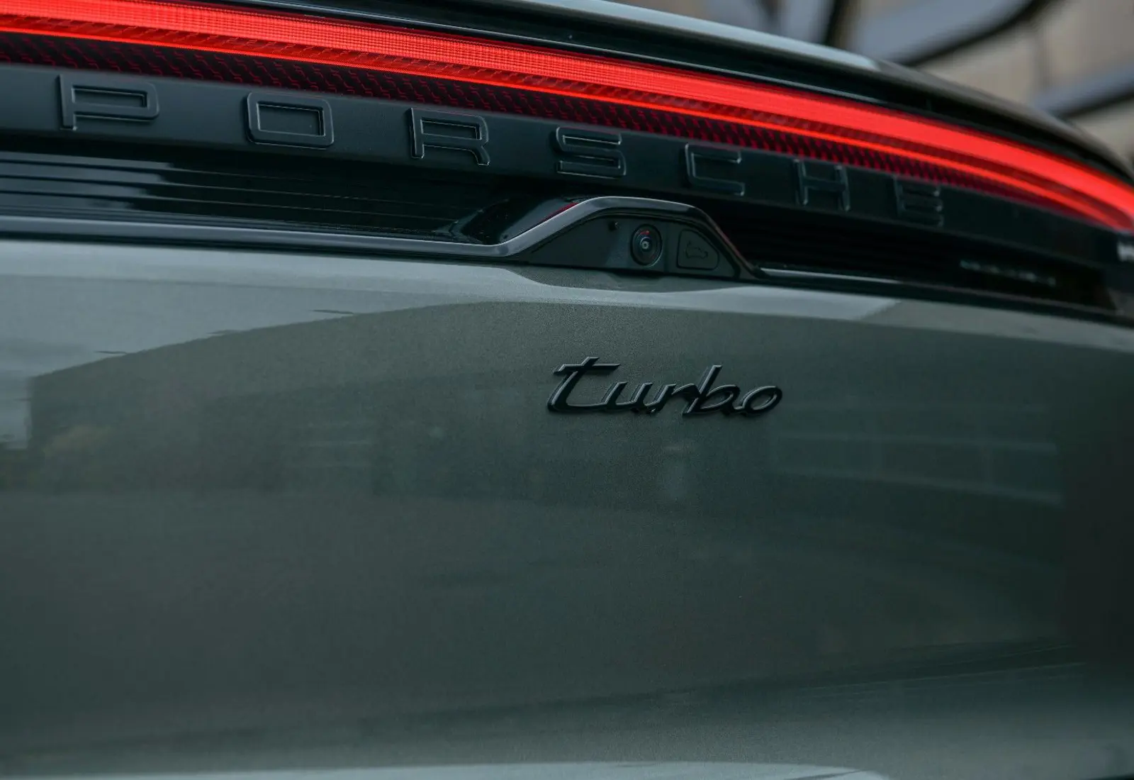 Porsche Macan Turbo Electric * INNO * P.DISPLAY * H.LENK * PANO - 115171