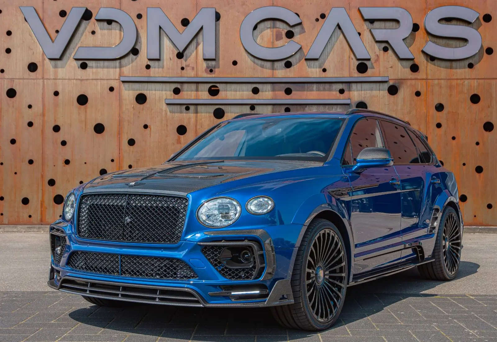 Bentley Bentayga V8 MANSORY * FULL CARBON * CERAMIC BRAKES *  - 55733