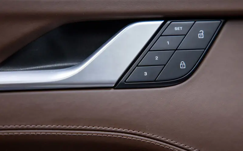 Porsche 911 Turbo S Cabriolet * LIFT * 360 * BELÜFTUNG * ACC *  - 133524