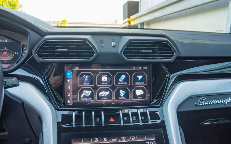 Lamborghini Urus 4.0 V8 * MASSAGE * ADAS * STYLE PACK * URBAN - 106979