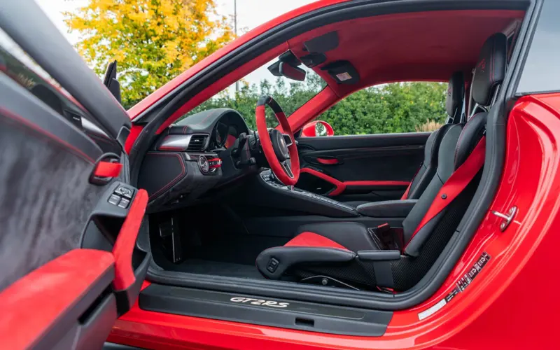 Porsche 911 GT2 RS * WEISSACH * 1.HAND * NUR 732KM * CLUBSPORT - 128697