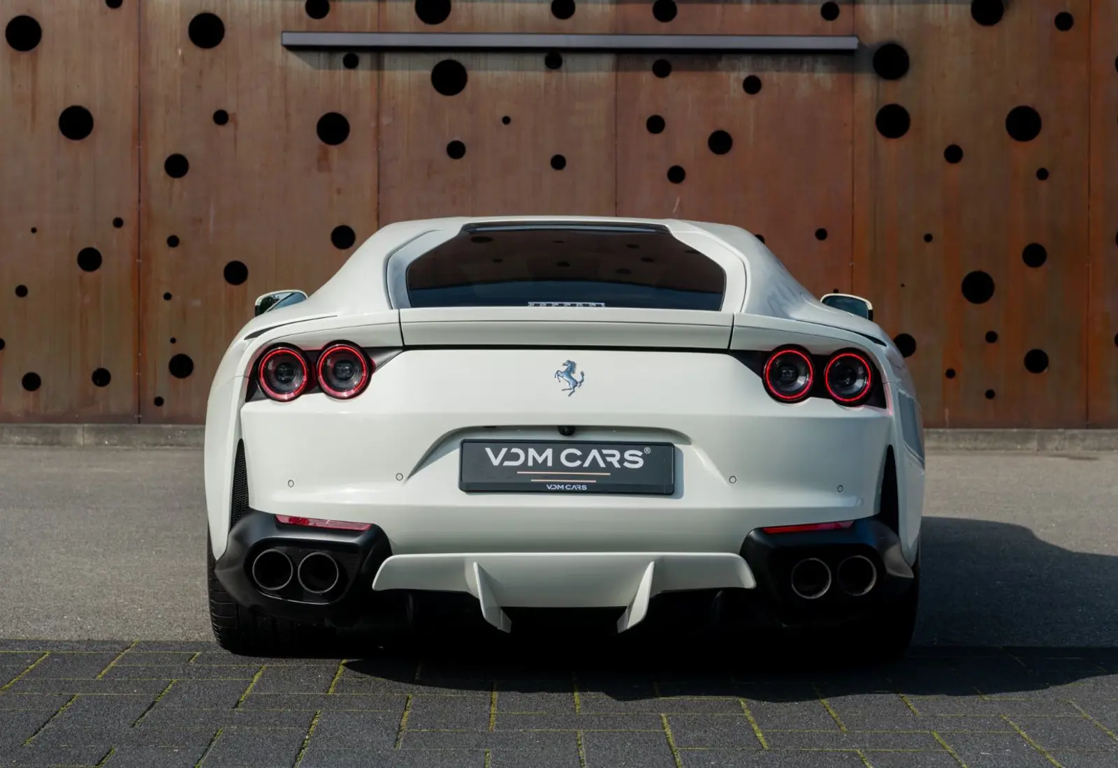 Ferrari 812 Superfast * CARBON * NEW SERVICE * WARRANTY 09/26 - 117819