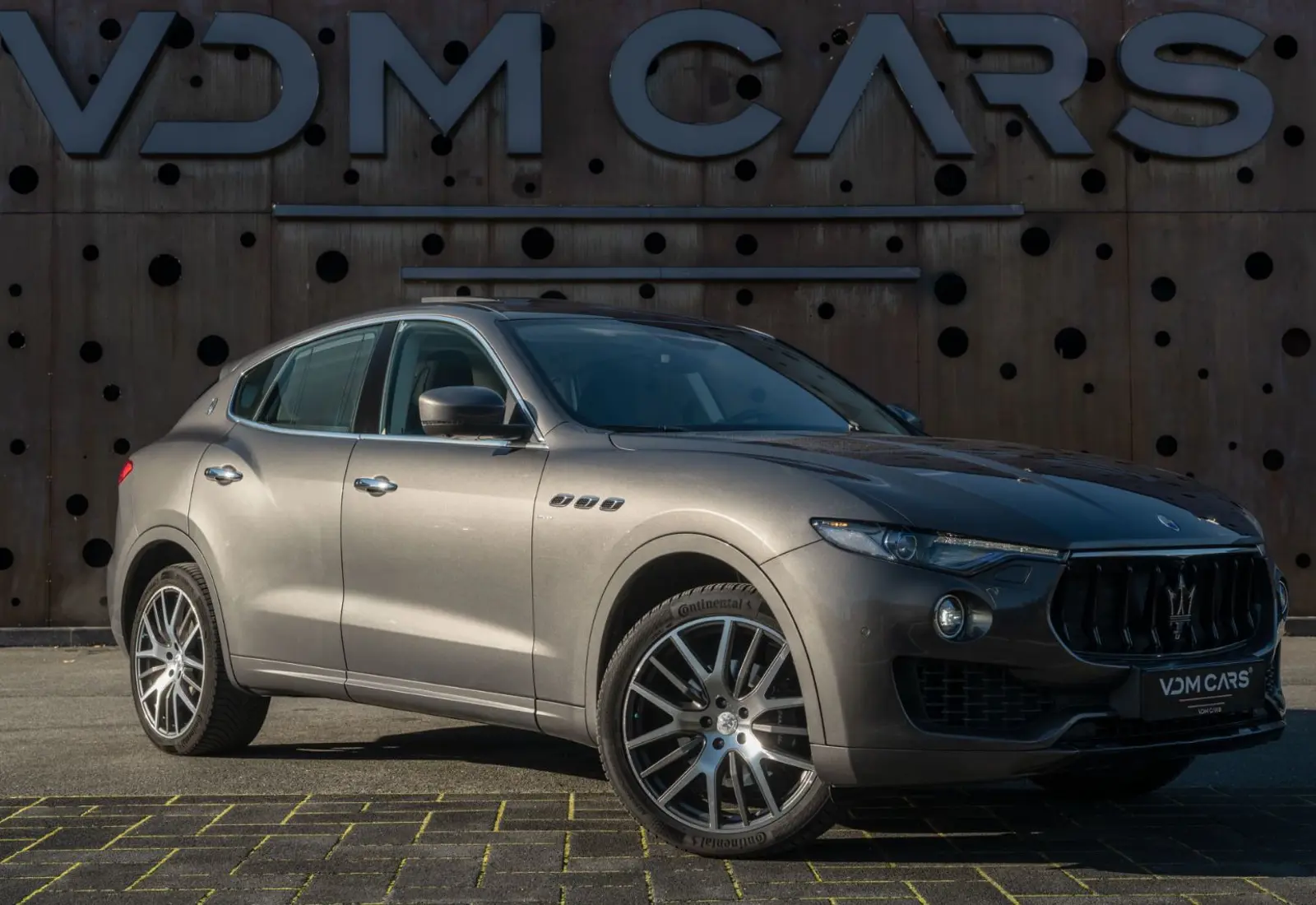 Maserati Levante Diesel * 1. HAND * SERVICE NEU * PANO * ACC * 360 - 122426