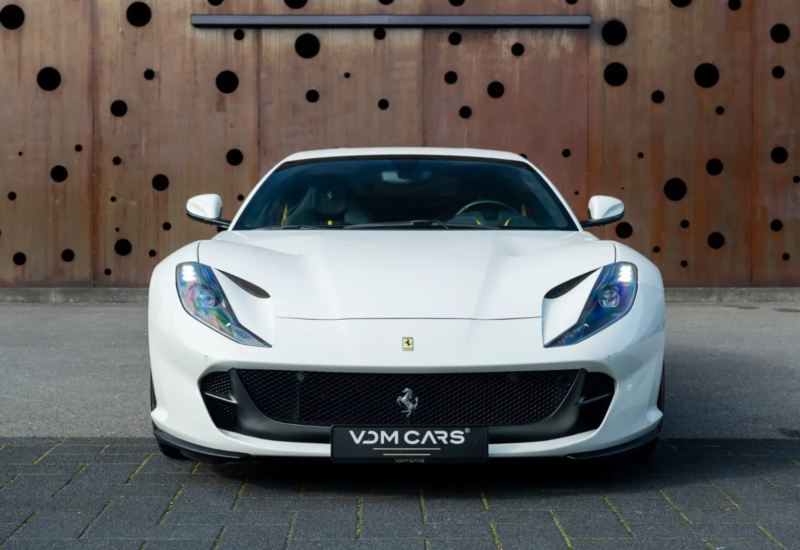 Ferrari 812 Superfast * CARBON * NEW SERVICE * WARRANTY 09/26 - 117816