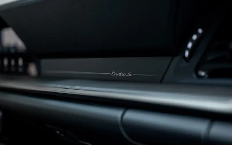 Porsche 911 Turbo S * 992.2 * MY26 * SPORTDES * CARBON EXTERIOR - 145949