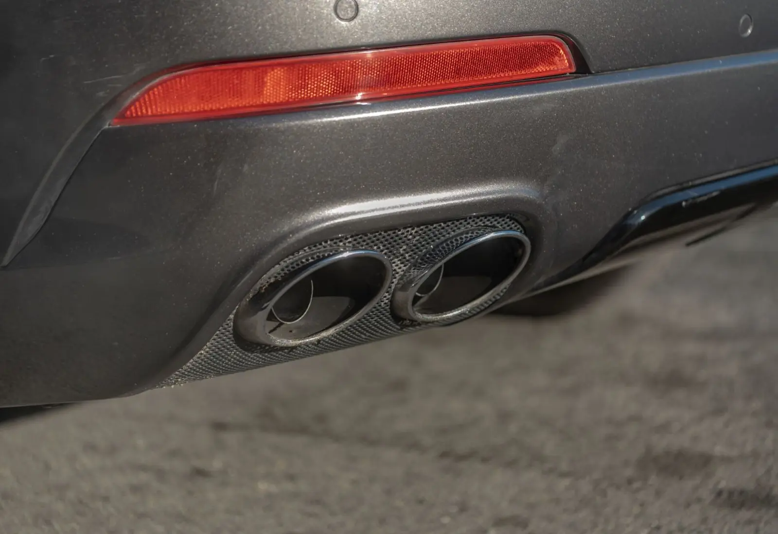 Maserati Levante Diesel * 1. HAND * SERVICE NEU * PANO * ACC * 360 - 122436