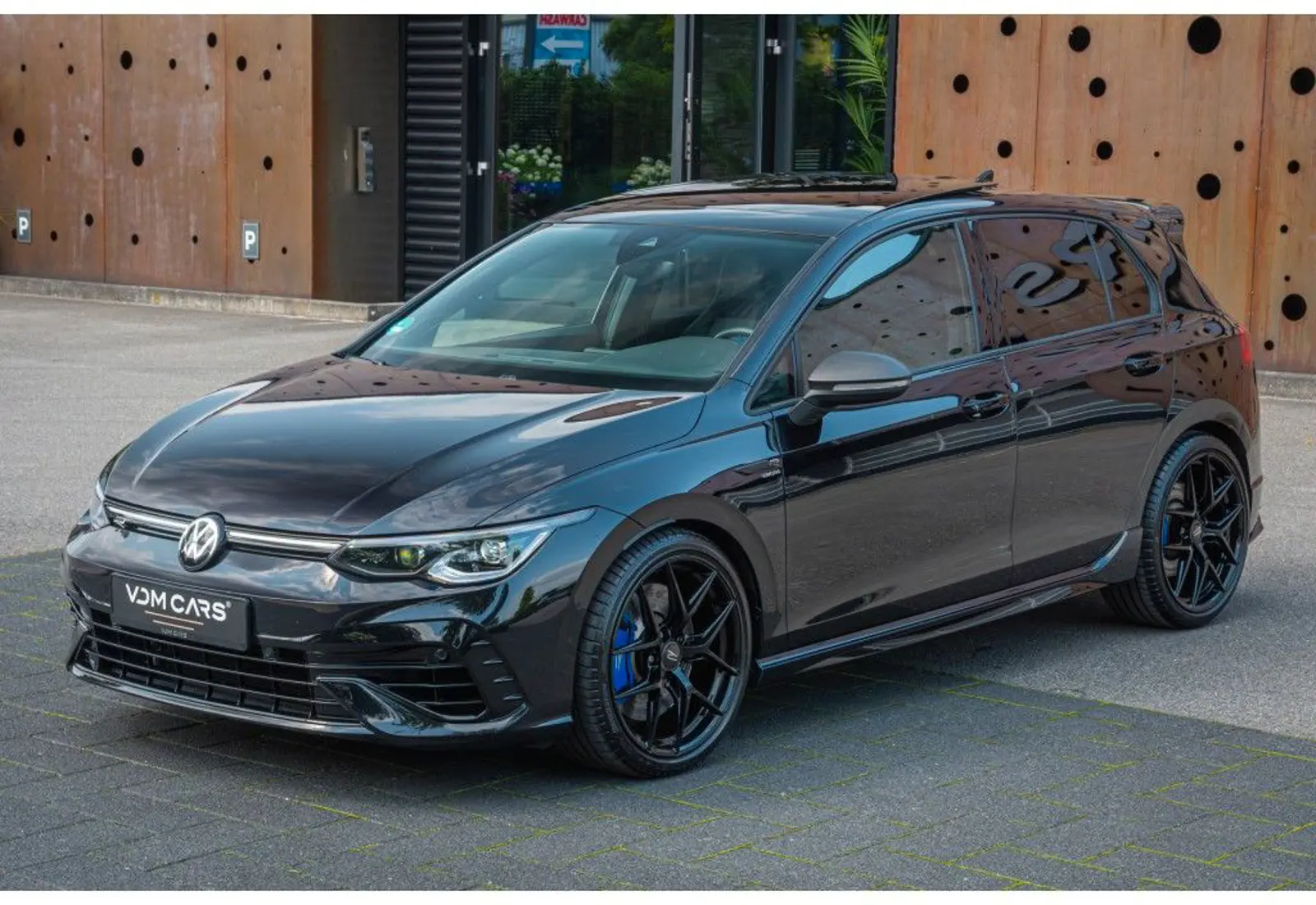 Volkswagen Golf VIII R 4Motion * AKRAPOVIC * STAGE 2 * PANO * PERF - 127673