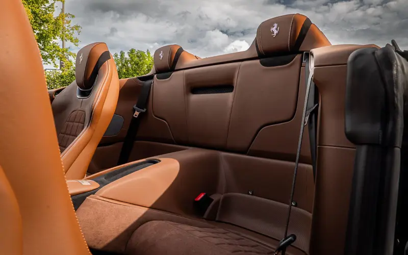 Ferrari Roma Spider * SPECIAL COLOR * VENT * VOLL * LP €345.000 - 171187