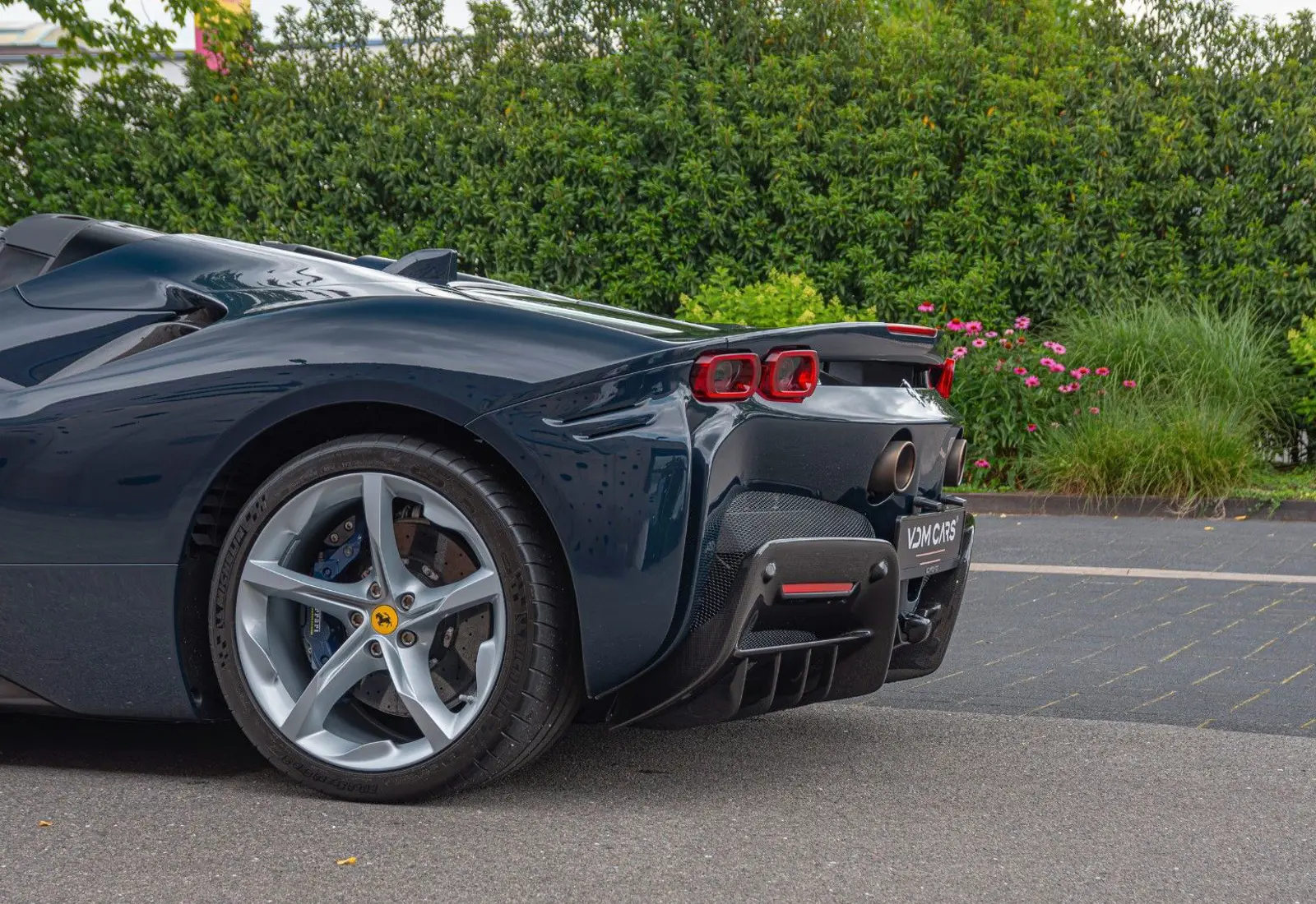 Ferrari SF90 Spider * CARBON(12x) * CARPLAY * LIFT * TWO-TONE *  - 126564