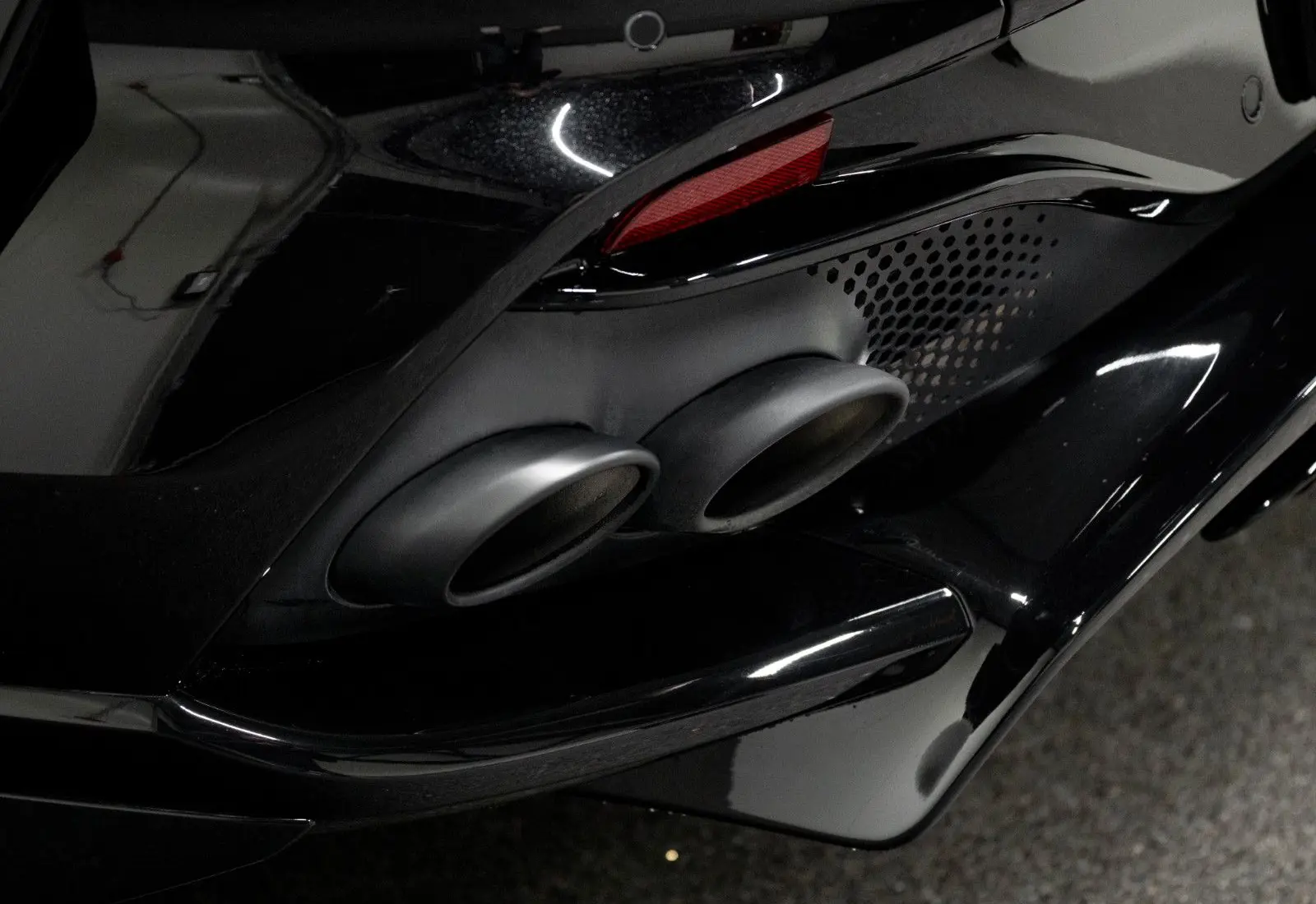 Aston Martin DBX 707 * Carbon * Sitzbelüftung * ACC * 360 * DesignPack - 168104