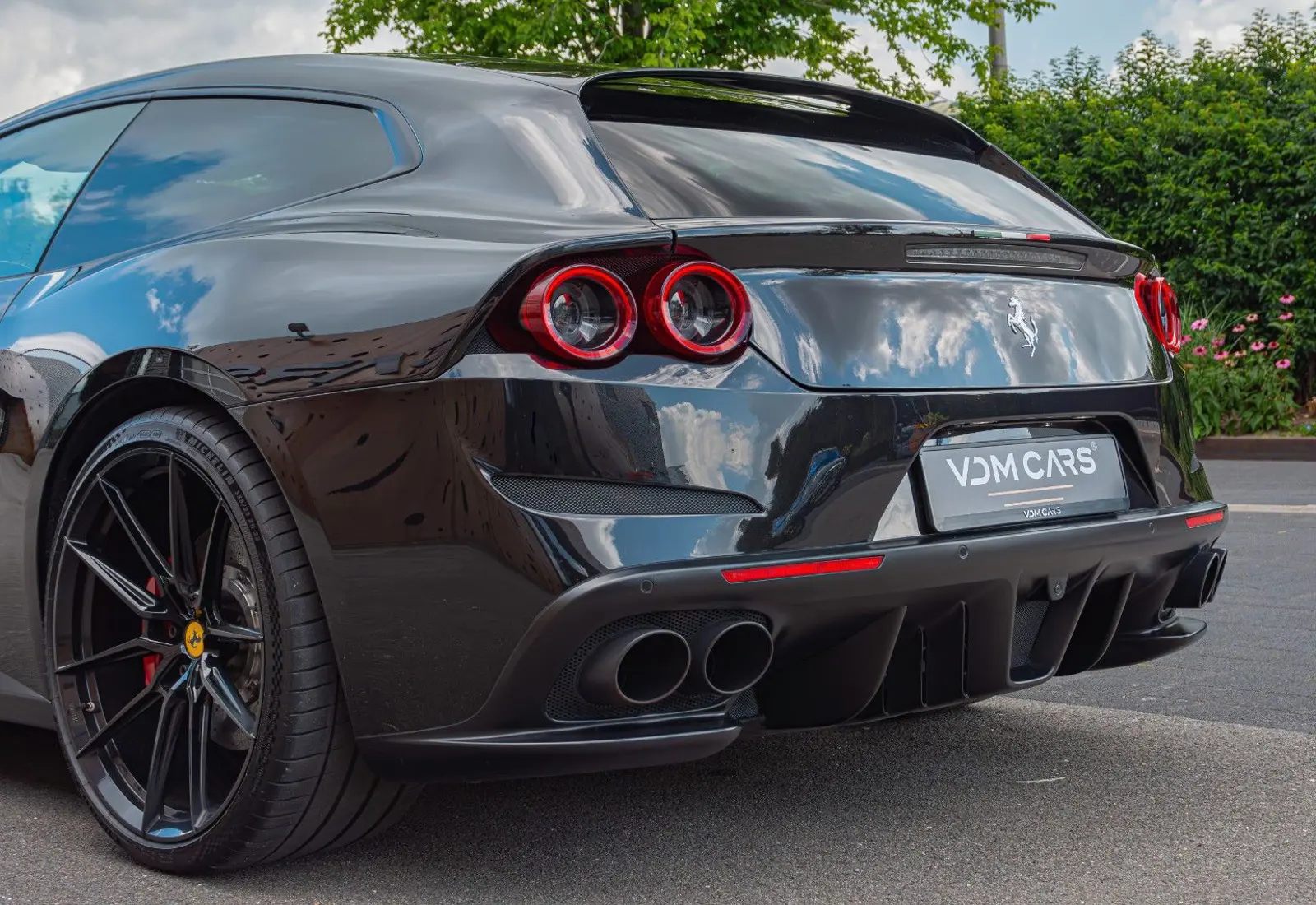 Ferrari GTC4Lusso V12 * NOVITEC * CARPLAY * P.DISPLAY * PANO * VO - 71337