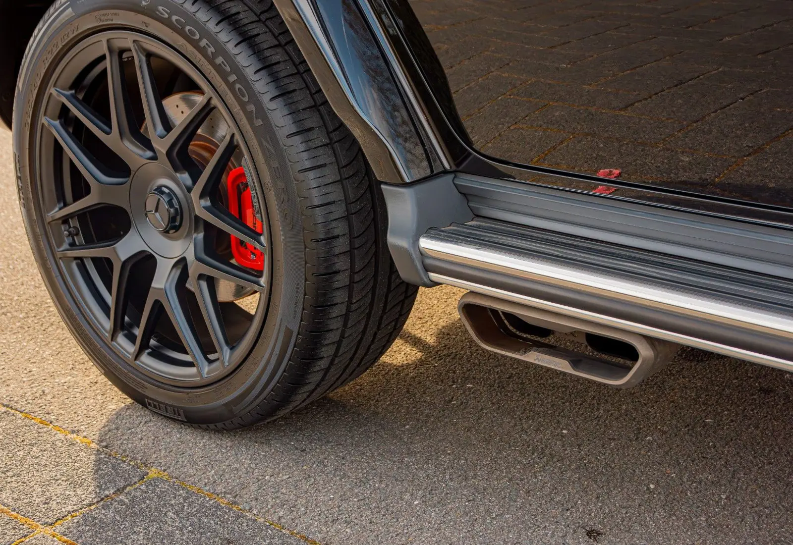 Mercedes-Benz G 63 AMG * AKRAPOVIC * NIGHT * MASSAGE *  - 136391