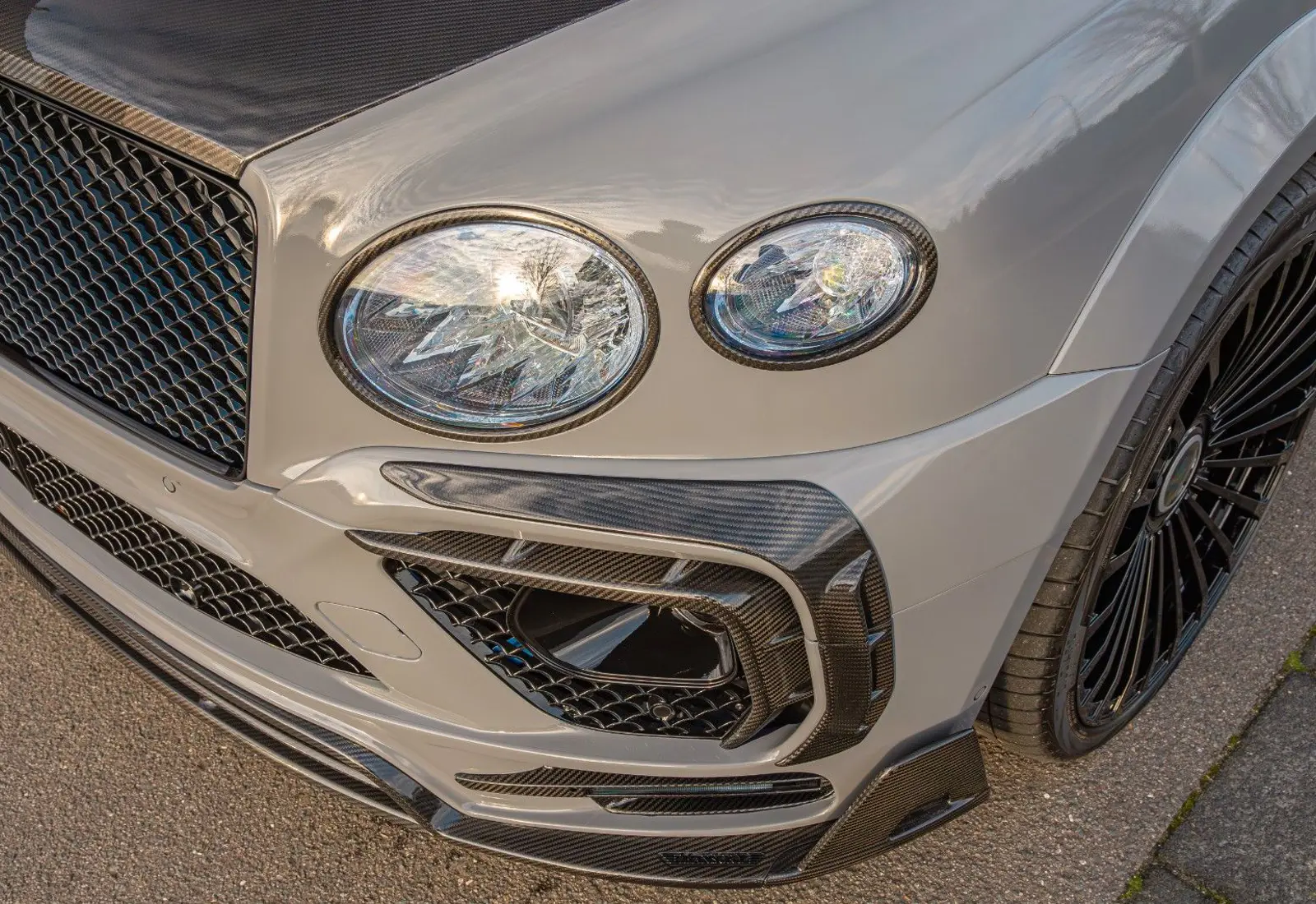 Bentley Bentayga V8 MANSORY * FULL CARBON * CERAMIC BRAKES *  - 74434