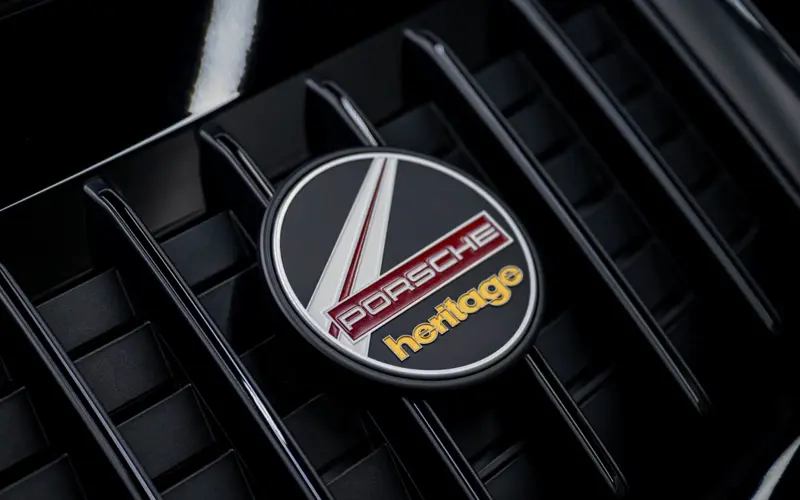 Porsche 911 Targa 4S Heritage Edition * 1 OF 992 * DESIGN *  - 174365