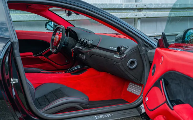 Ferrari F12 Berlinetta * ALCANTARA * CUSTOM * CARBON *  - 137315