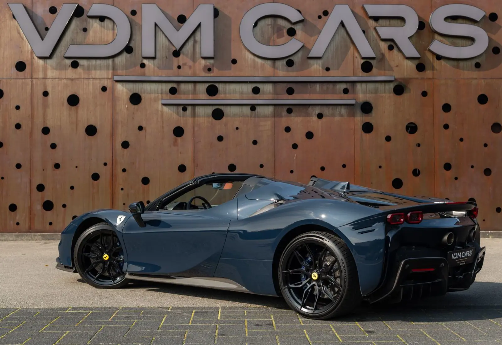 Ferrari SF90 Spider * CARBON(12x) * CARPLAY * LIFT * TWO-TONE *  - 126525